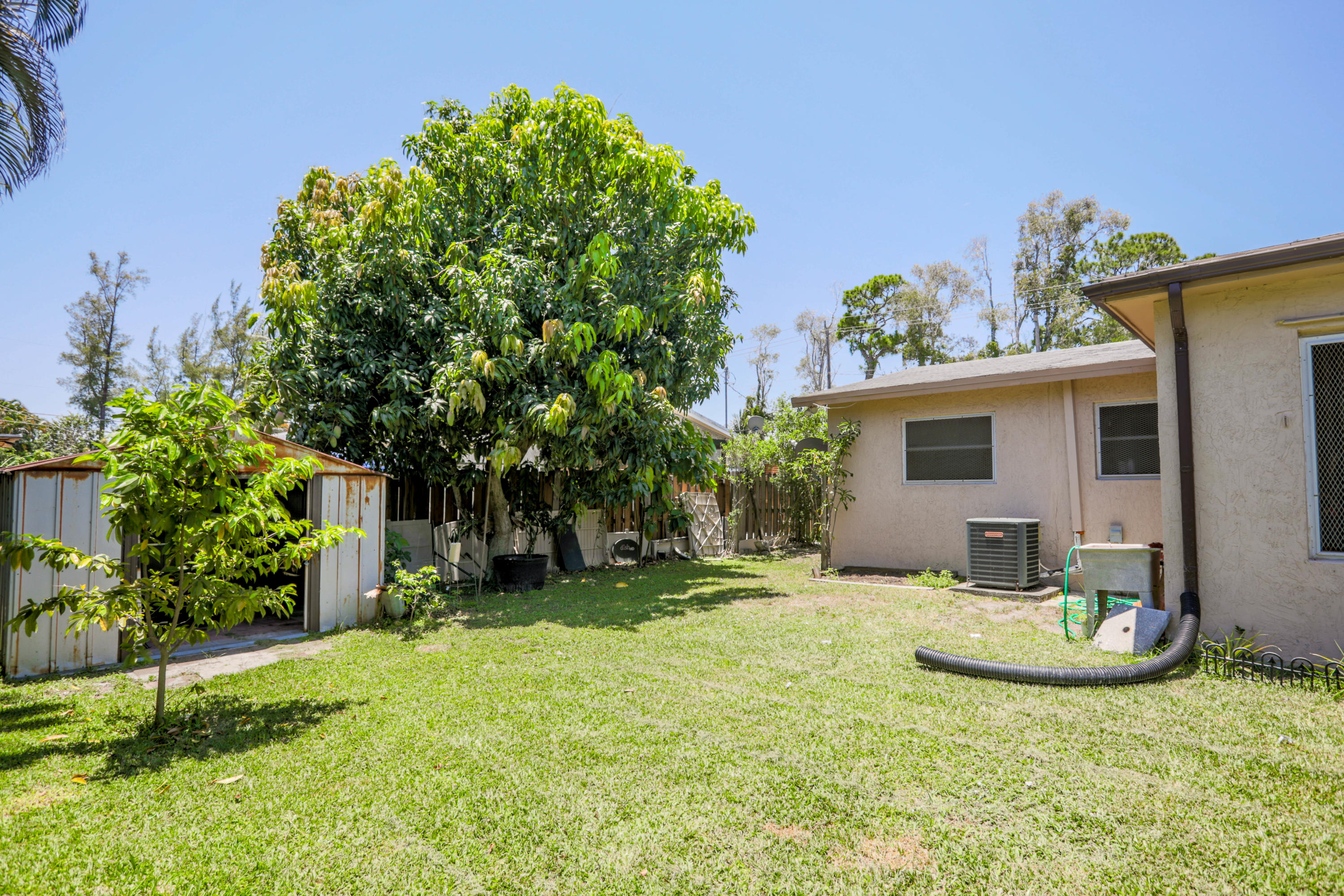 4216 Gulfstream Road Lake Worth, FL 33461 - Photo 14 of 67 L45A8719