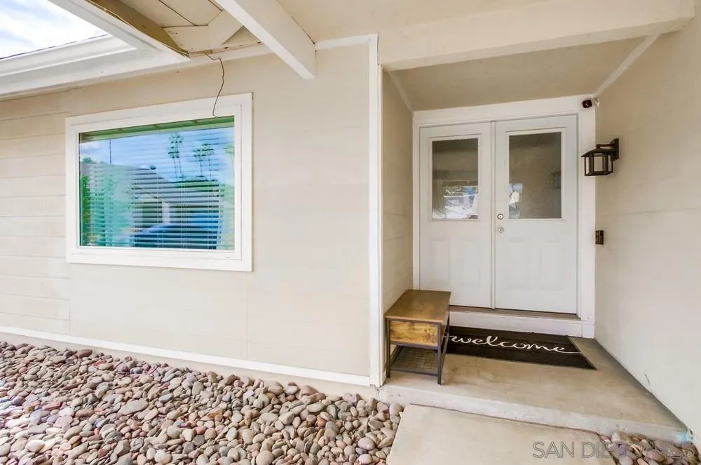 9118 Gotta Place Lakeside, CA 92040 - Photo 4 of 50 a room with window and a table