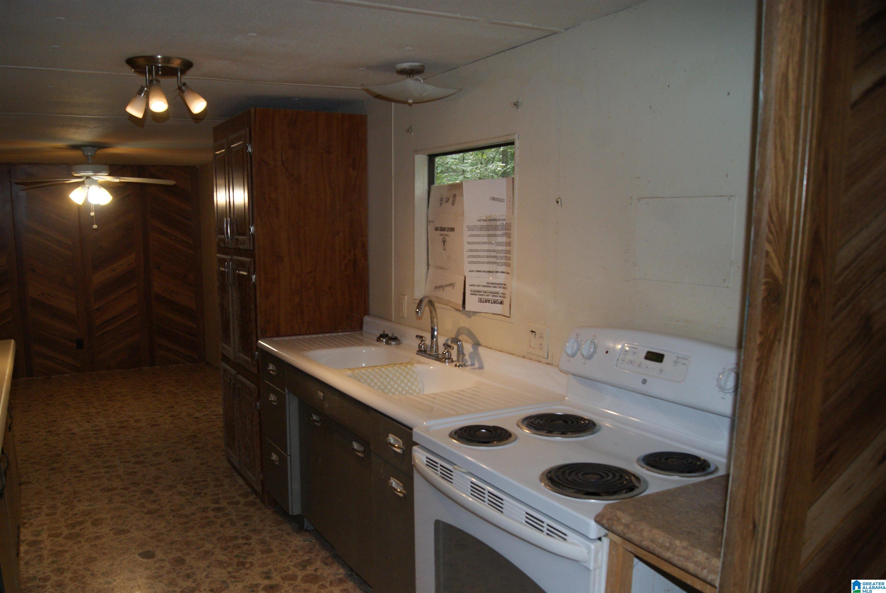 261 Highway 437 Sterrett, AL 35147 - Photo 10 of 32