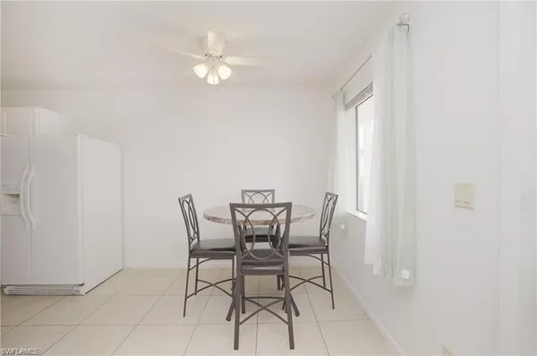 $1,800 | 4635 Bayshore Drive, Unit P7, Naples, FL 34112