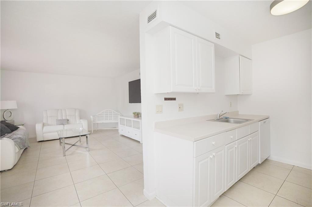 4635 Bayshore Drive, Unit P7 Naples, FL 34112 - Photo 21 of 26