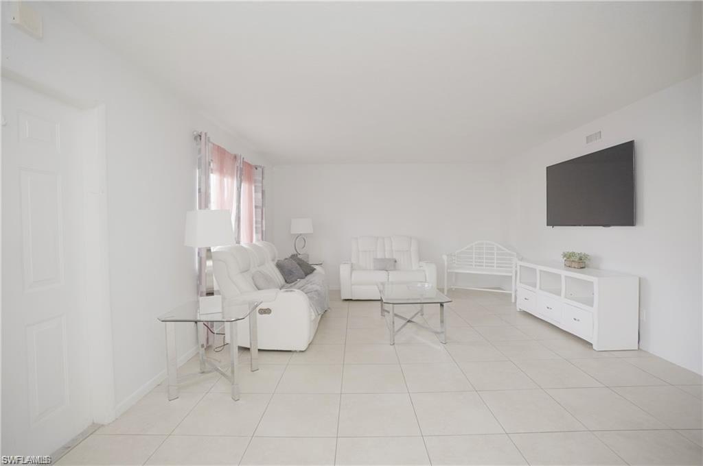 4635 Bayshore Drive, Unit P7 Naples, FL 34112 - Photo 23 of 26