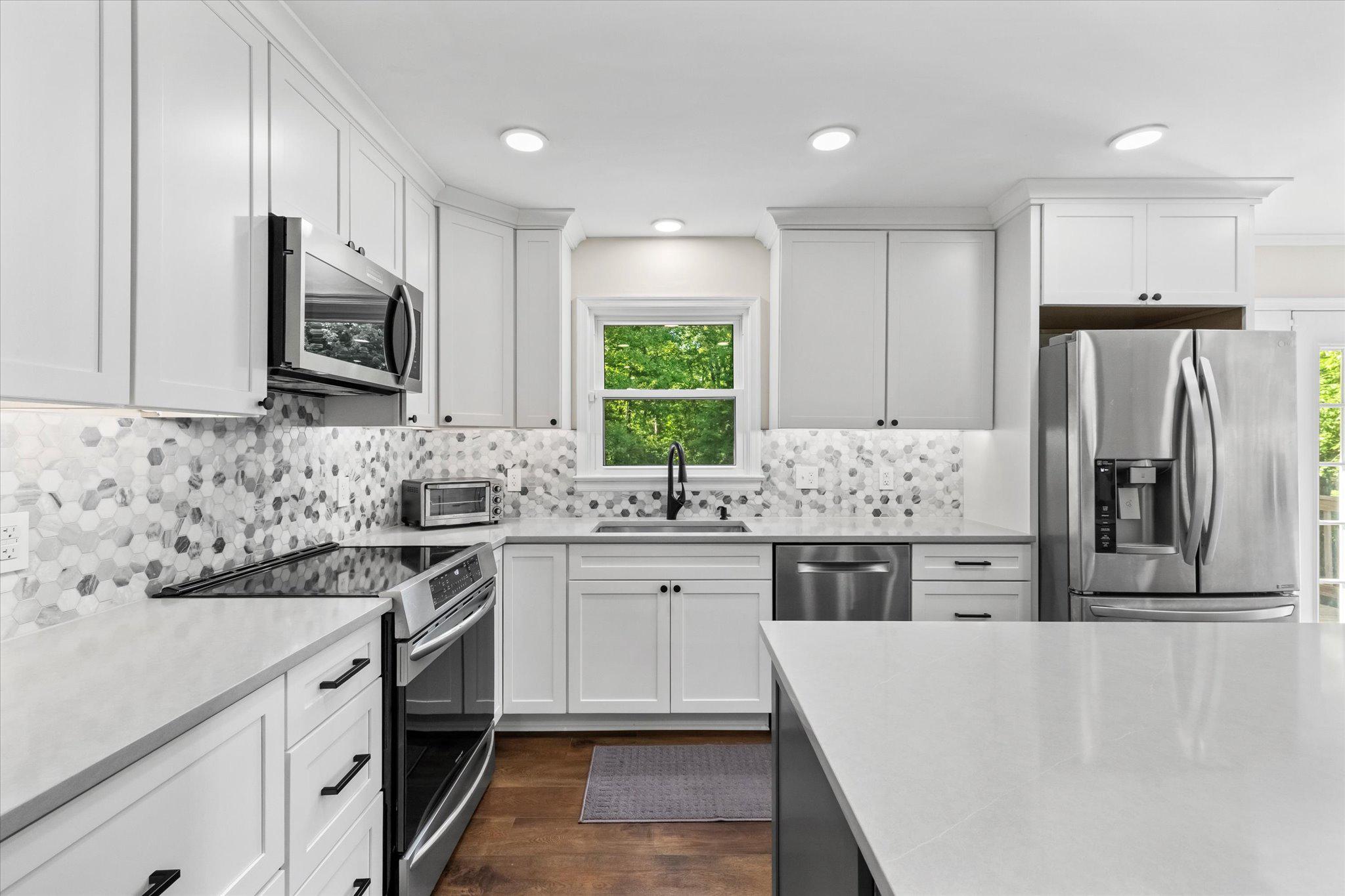 230 Richards Ferry Road Fredericksburg, VA 22406 - Photo 19 of 96 Induction range and under cabinet lighting.
