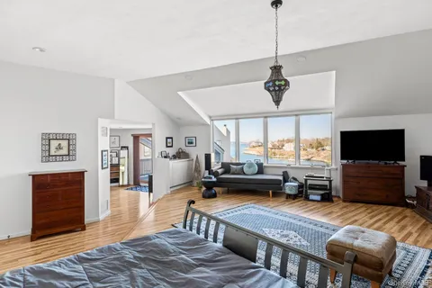 $1,699,000 | 6 Lady Jane Way, Northport, NY 11768
