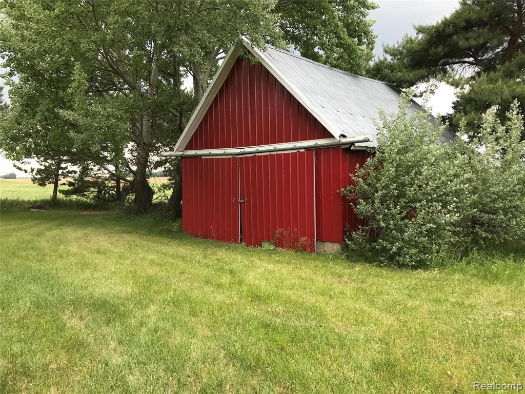 2057 North Kirk Road Fairgrove, MI 48733 - Photo 5 of 12