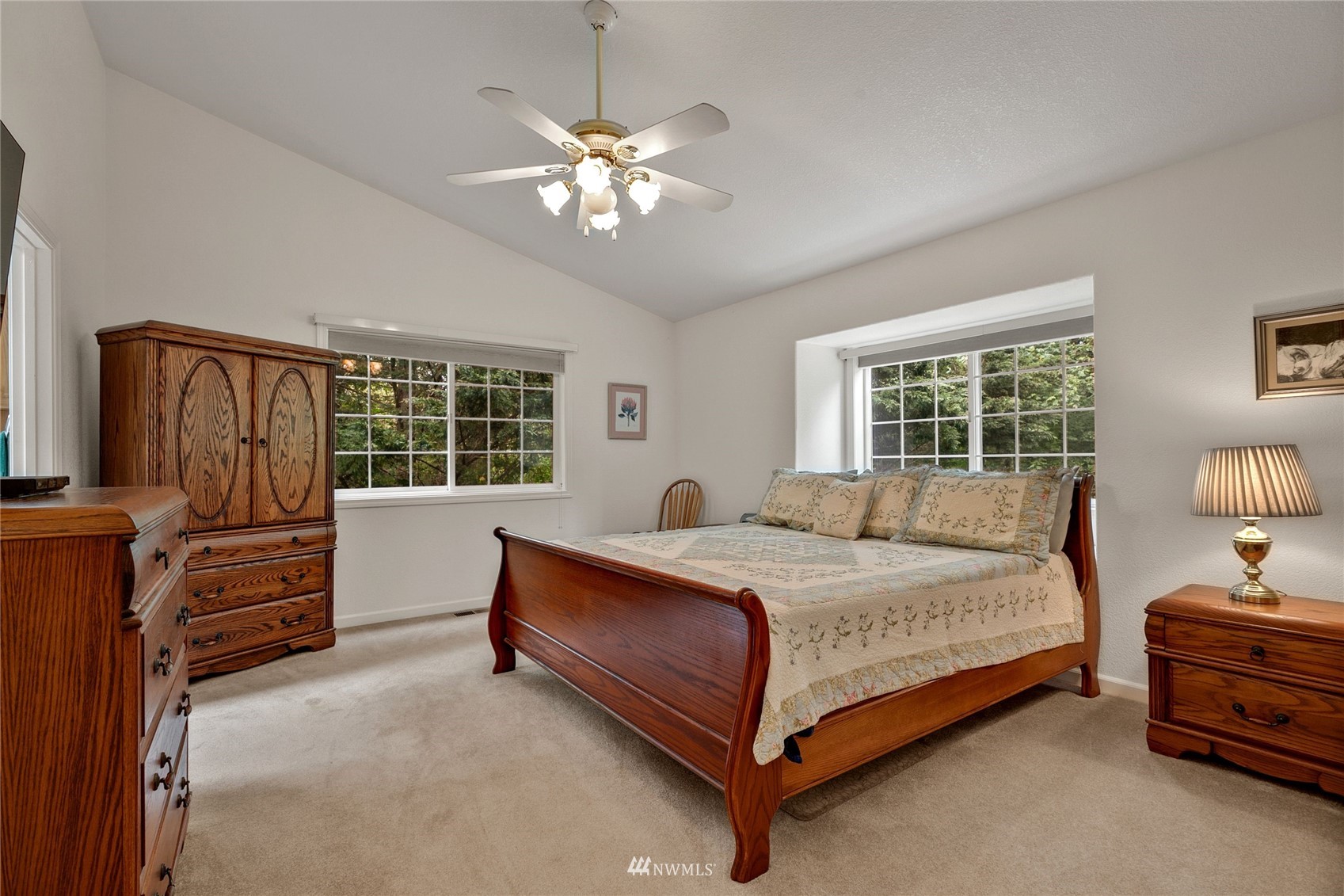 5645 Kinney Road Southwest Olympia, WA 98512 - Photo 12 of 29 Gallery Image 12