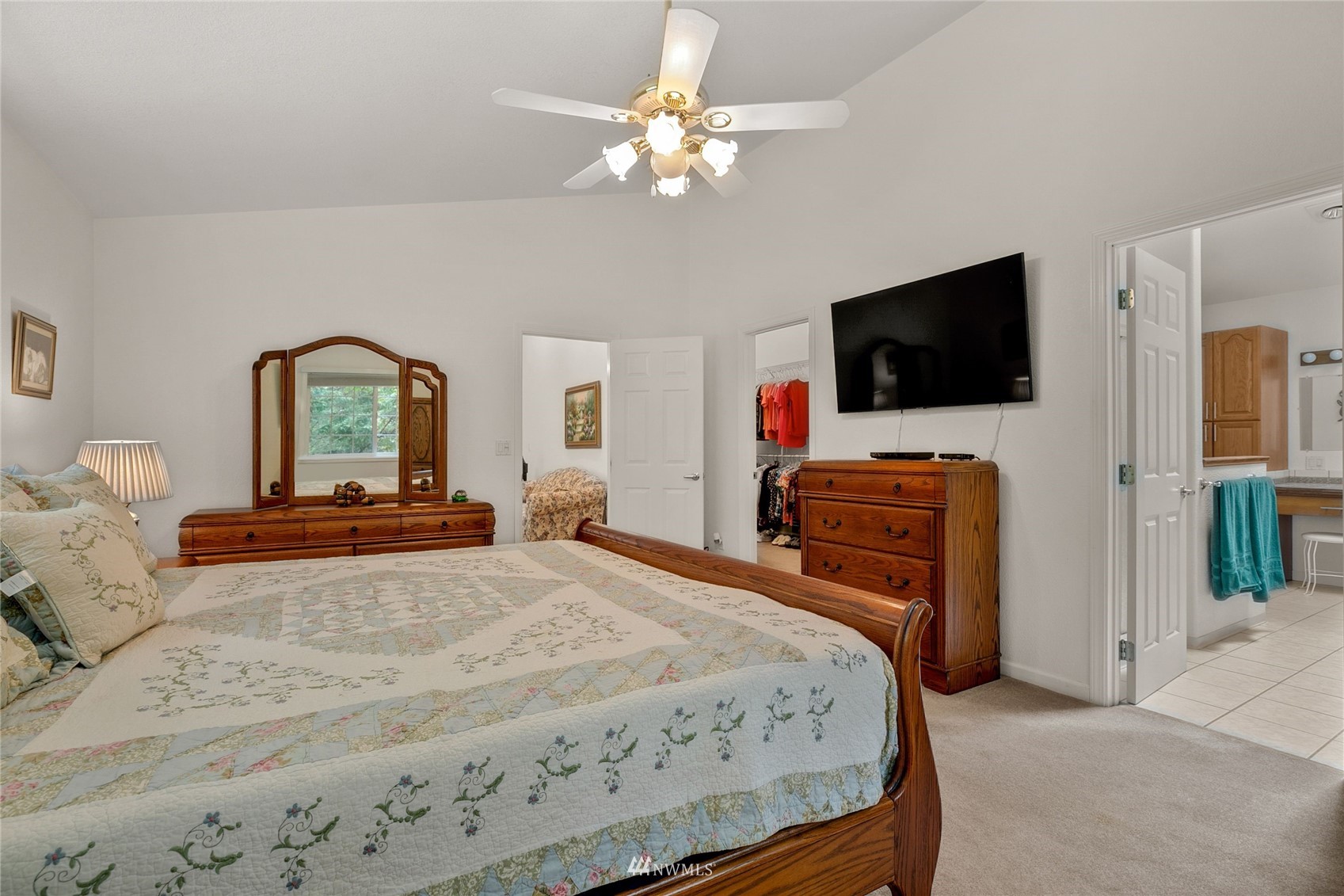 5645 Kinney Road Southwest Olympia, WA 98512 - Photo 13 of 29 Gallery Image 13