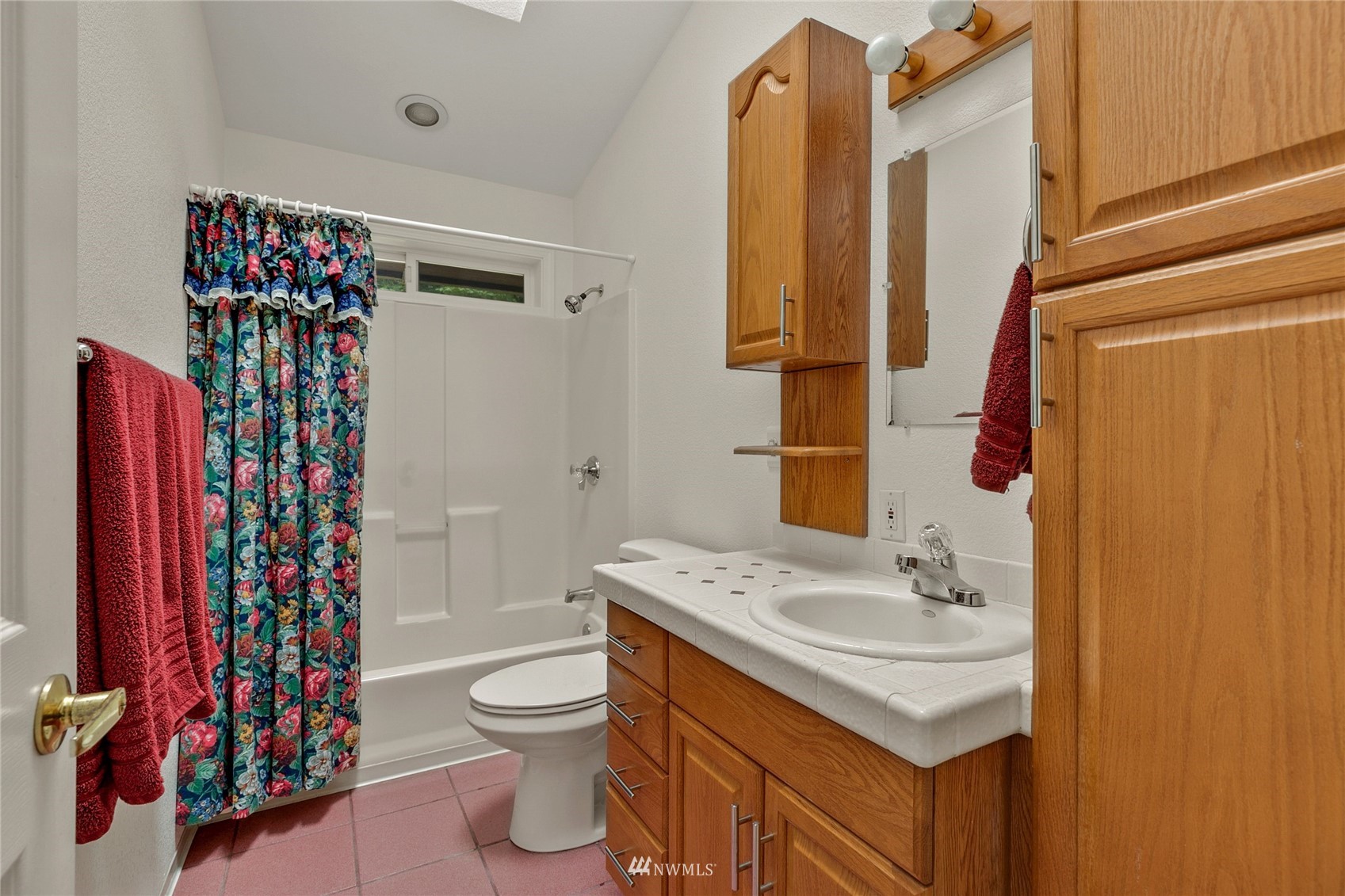 5645 Kinney Road Southwest Olympia, WA 98512 - Photo 19 of 29 Gallery Image 19