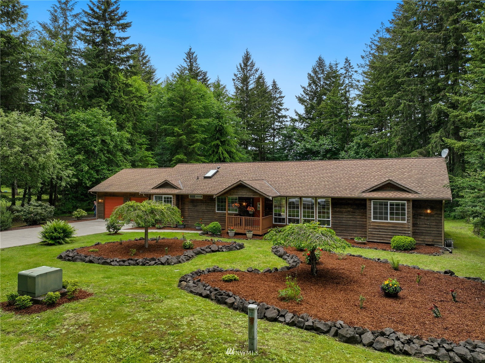 5645 Kinney Road Southwest Olympia, WA 98512 - Photo 2 of 29 Gallery Image 2