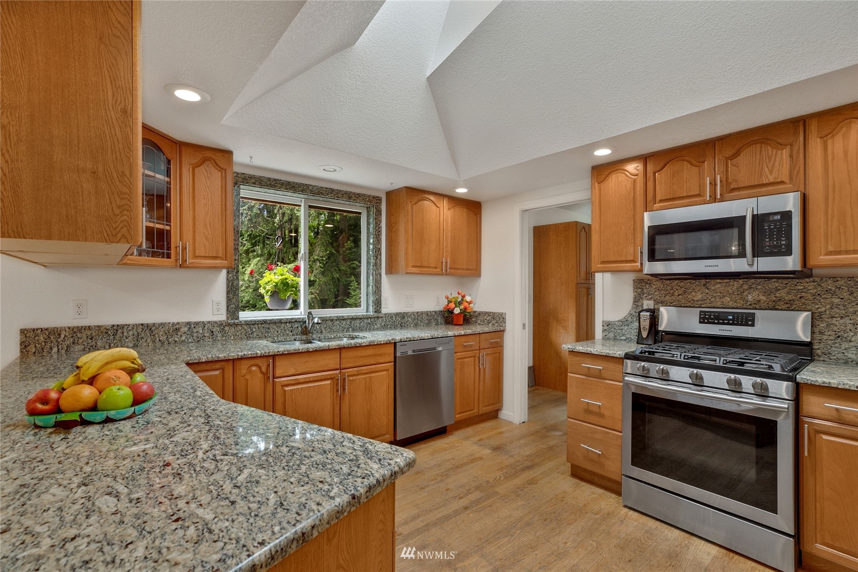 5645 Kinney Road Southwest Olympia, WA 98512 - Photo 6 of 29 Gallery Image 6