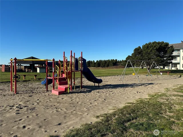 $139,500 | 210 26th Street Northwest, Unit 313, Long Beach, WA 98631