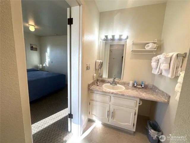 $139,500 | 210 26th Street Northwest, Unit 313, Long Beach, WA 98631