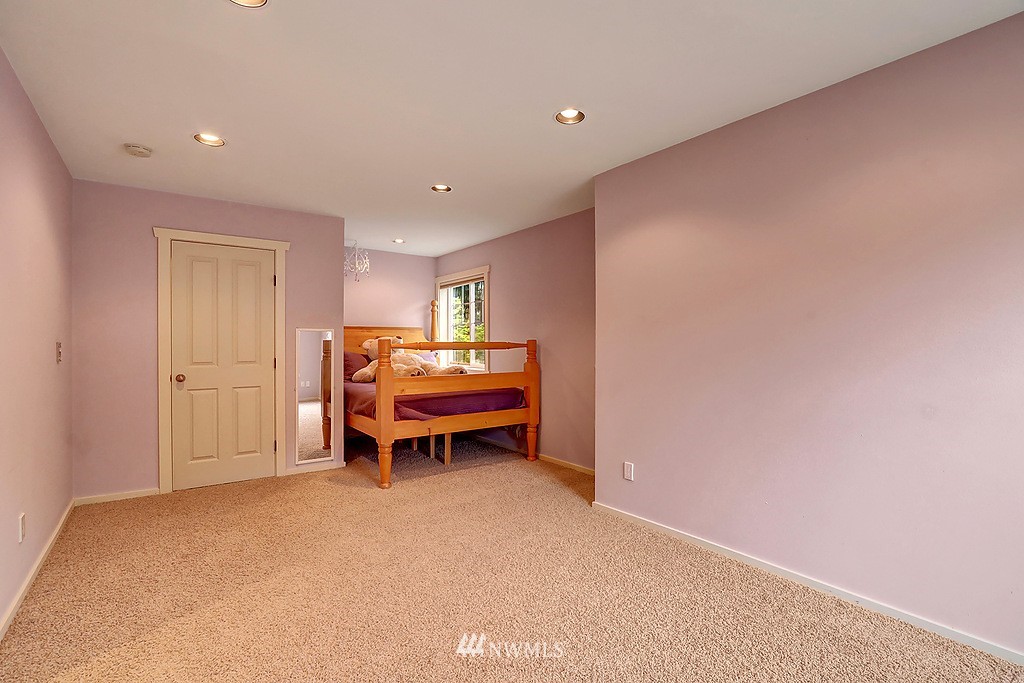 207 240th Street Southeast Bothell, WA 98021 - Photo 14 of 18