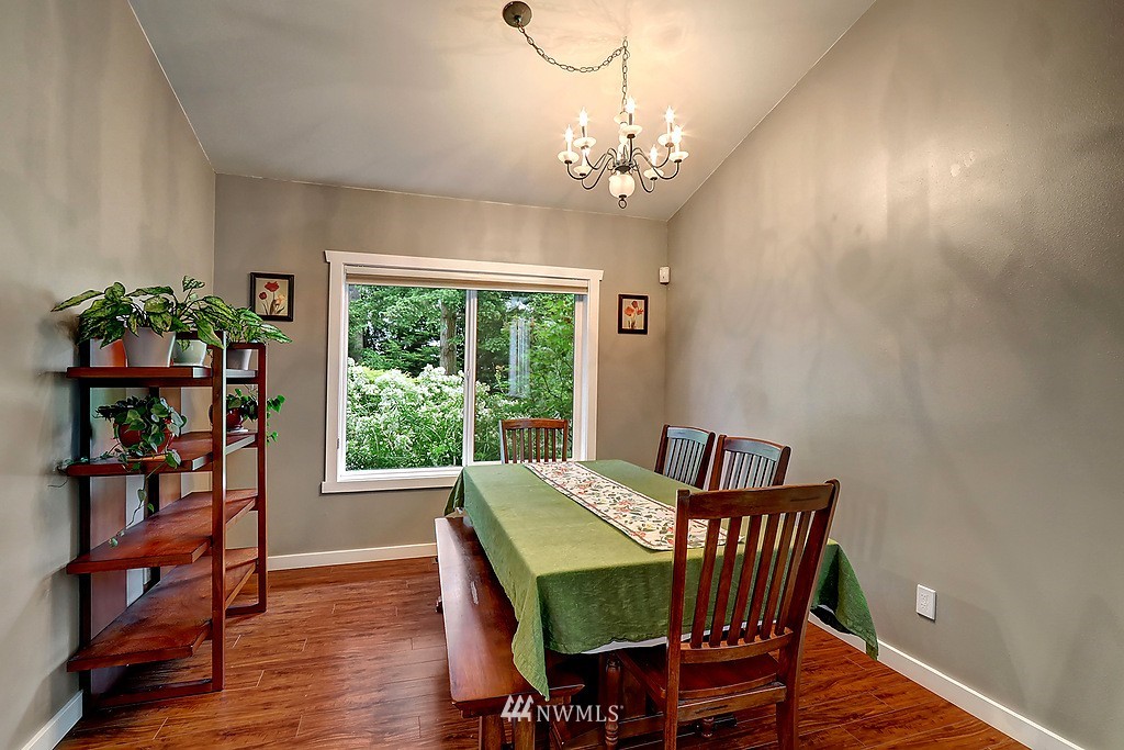 207 240th Street Southeast Bothell, WA 98021 - Photo 4 of 18