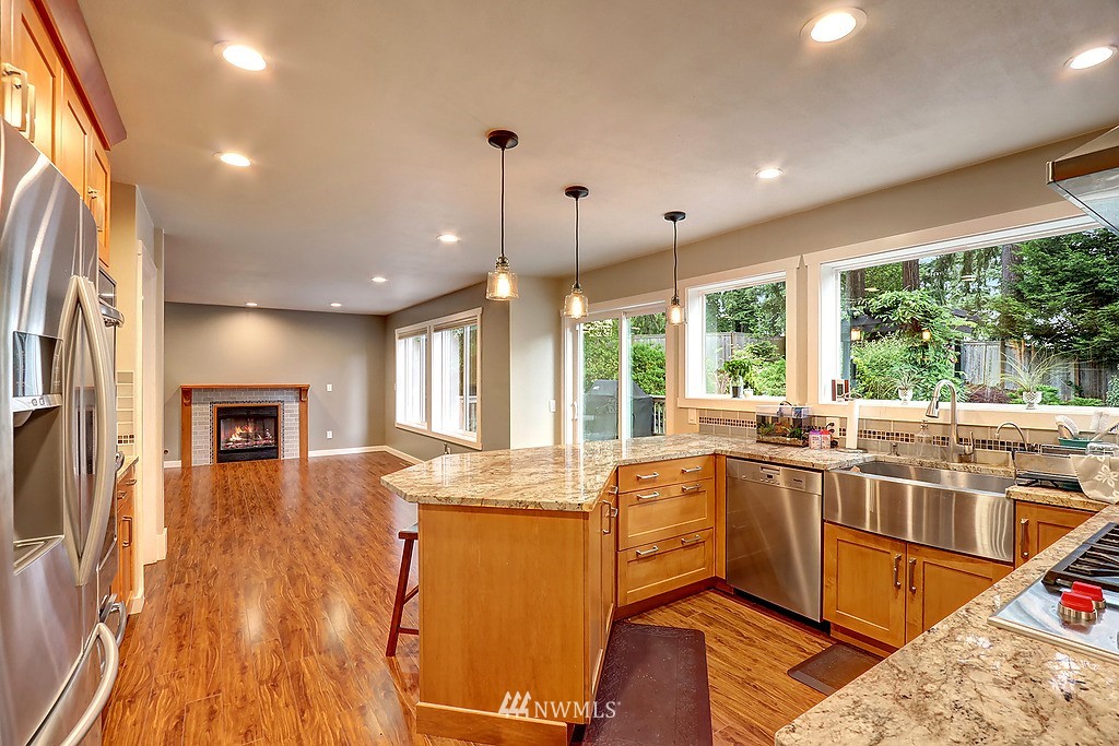 207 240th Street Southeast Bothell, WA 98021 - Photo 5 of 18