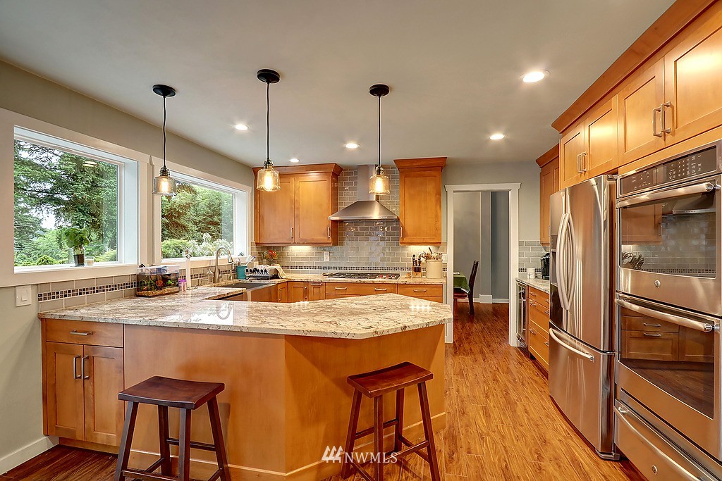 207 240th Street Southeast Bothell, WA 98021 - Photo 6 of 18