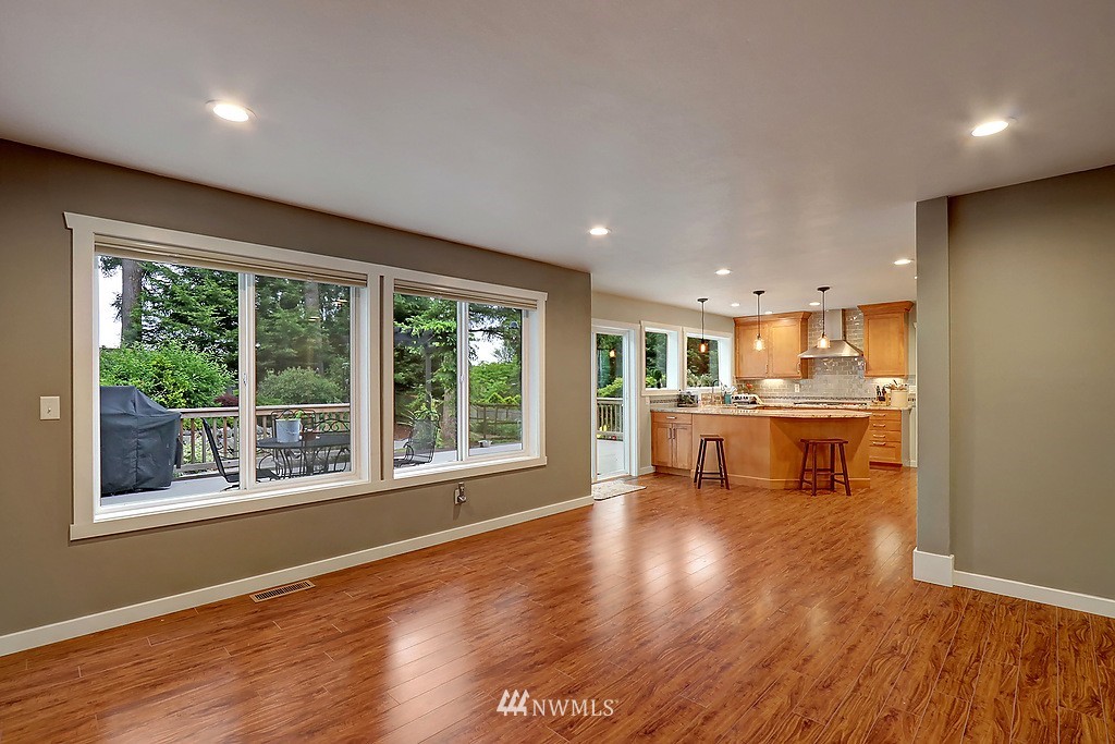 207 240th Street Southeast Bothell, WA 98021 - Photo 7 of 18