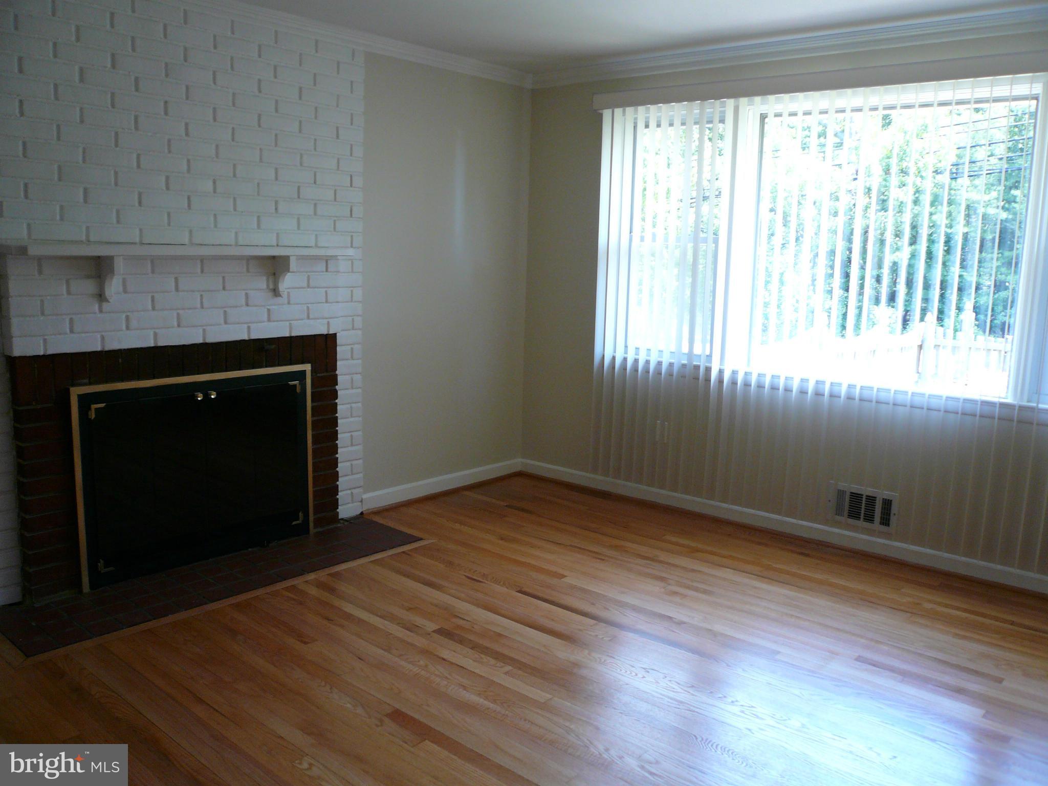 10200 Riggs Road Adelphi, MD 20783 - Photo 3 of 15 Living Room