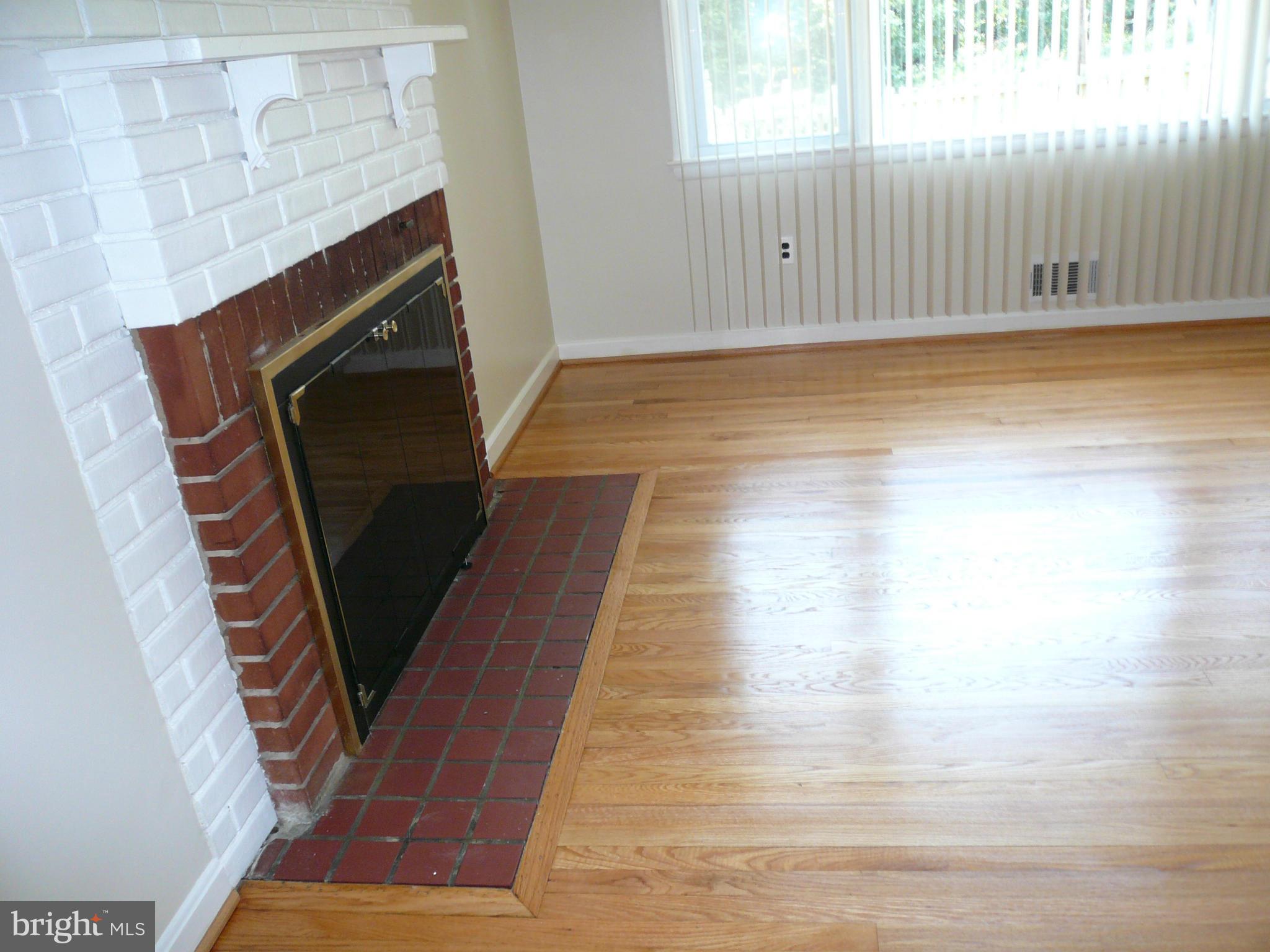 10200 Riggs Road Adelphi, MD 20783 - Photo 4 of 15 Living Room