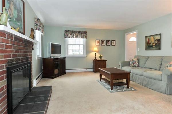 5 Stonybrook Road Medfield, MA 02052 - Photo 5 of 28