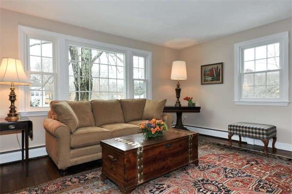 5 Stonybrook Road Medfield, MA 02052 - Photo 9 of 28
