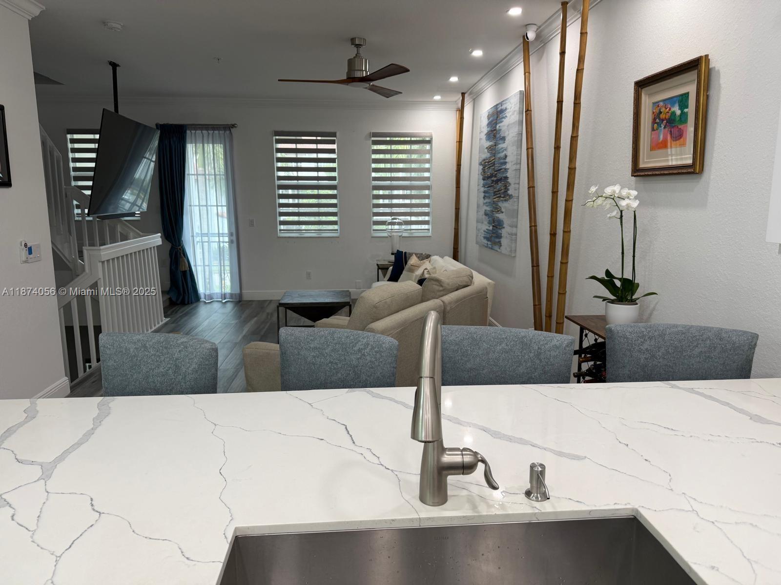 2863 Southwest 120th Terrace Miramar, FL 33025 - Photo 5 of 29