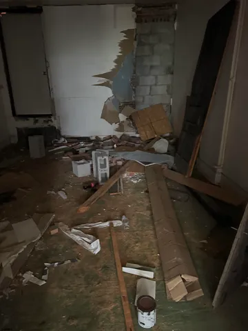 a picture of water heater room