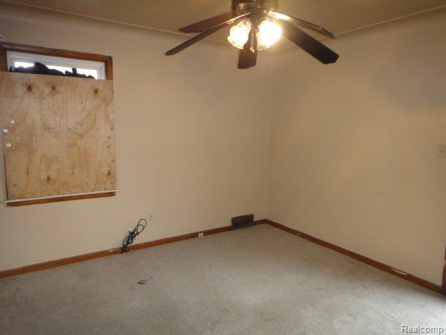 15320 Rochelle Avenue Detroit, MI 48205 - Photo 7 of 10 DSC02488.JPG