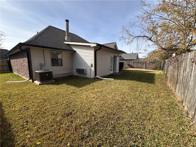 $2,400 | 339 Madewood Drive, Destrehan, LA 70047