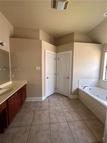 $2,400 | 339 Madewood Drive, Destrehan, LA 70047