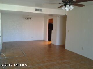 625 South Prudence Road, Unit 205 Tucson, AZ 85710 - Photo 7 of 8