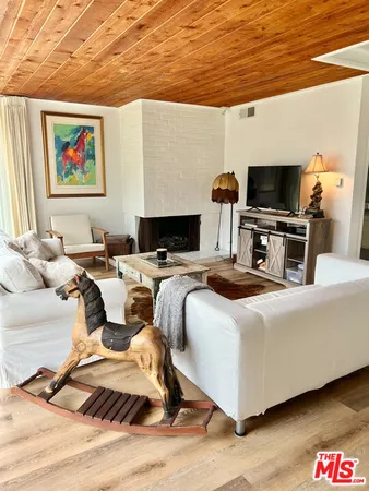 $6,800 | 6232 Tapia Drive, Unit A, Malibu, CA 90265