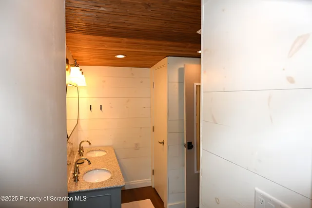 $334,900 | 498 Lowe Lake Road, Union Dale, PA 18470