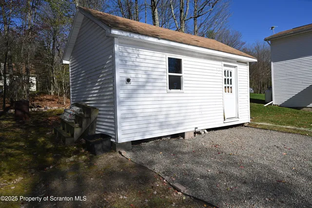 $334,900 | 498 Lowe Lake Road, Union Dale, PA 18470