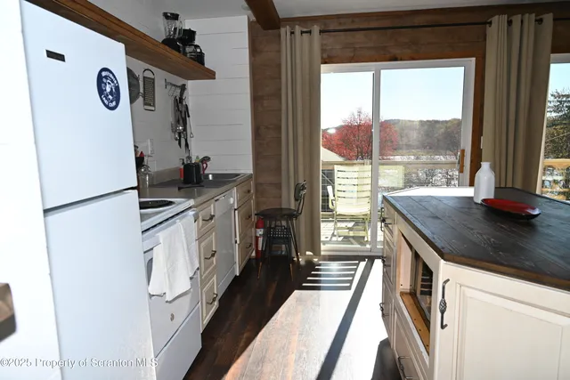 $334,900 | 498 Lowe Lake Road, Union Dale, PA 18470