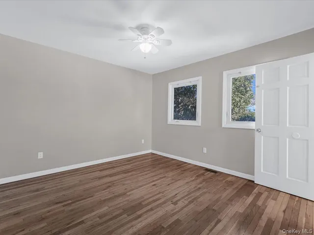 $1,099,000 | 1987 Lakeville Road, New Hyde Park, NY 11040