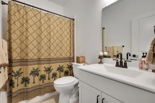 $417,000 | 406 Cane Crossing Lake Drive, Sealy, TX 77474