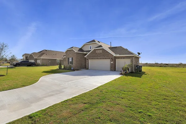 $417,000 | 406 Cane Crossing Lake Drive, Sealy, TX 77474