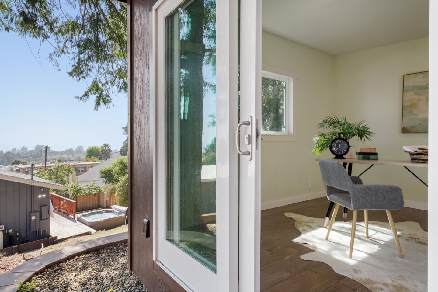 7440 Viewpoint Road Aptos, CA 95003 - Photo 32 of 39 a balcony with table and chairs