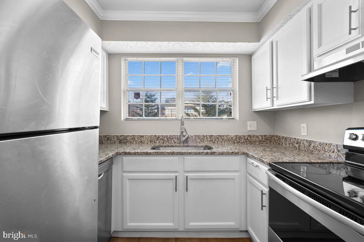 106 Fort Evans Road Southeast, Unit A Leesburg, VA 20175 - Photo 13 of 29 Kitchen, Main Level