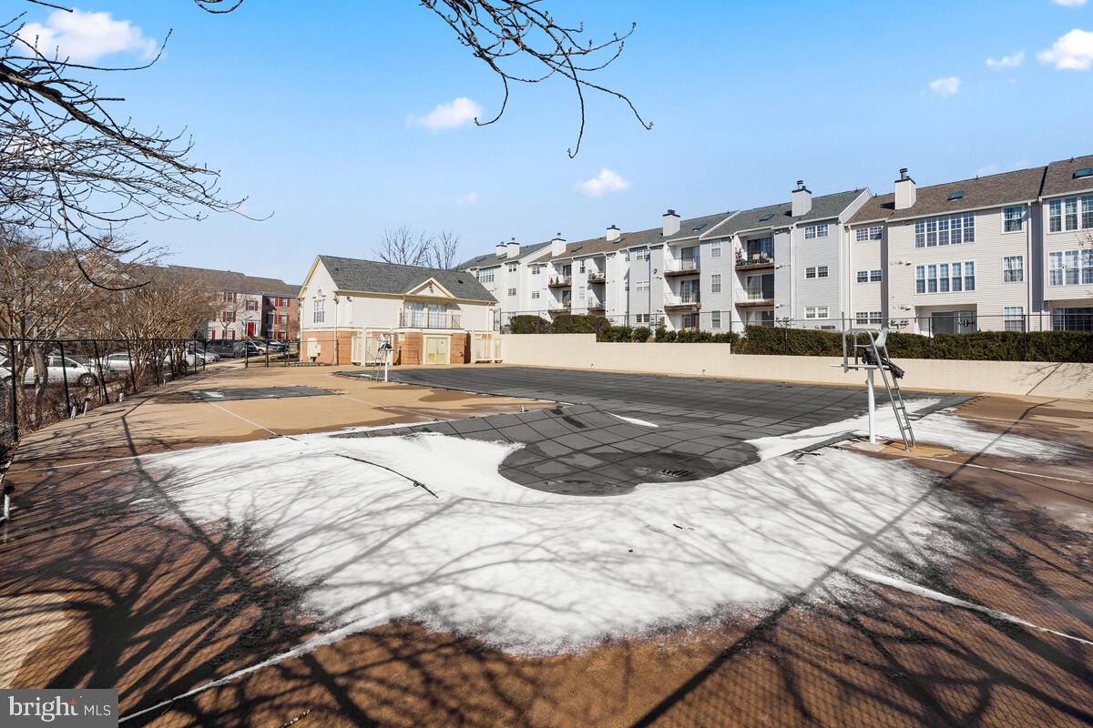 106 Fort Evans Road Southeast, Unit A Leesburg, VA 20175 - Photo 27 of 29 Community Pool