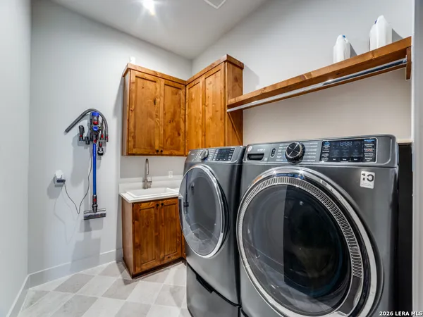 $769,900 | 196 Bobby Lynn Drive, Adkins, TX 78101