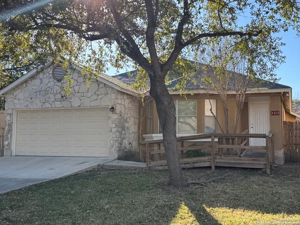 $1,800 | 7315 Northallerton, Converse, TX 78109