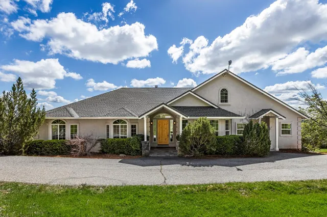 a view of a front door of the house
