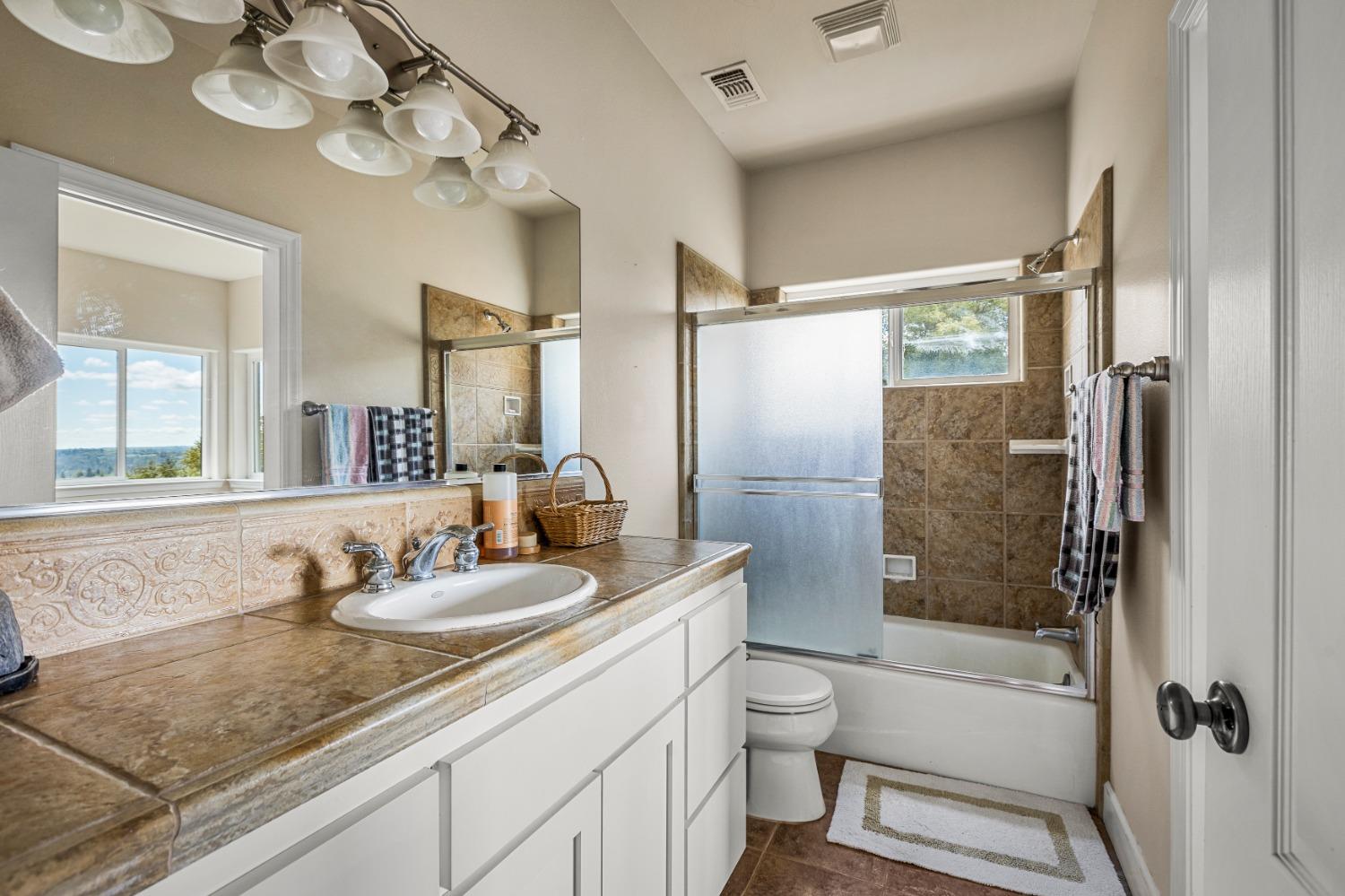 16305 Duggans Road Grass Valley, CA 95949 - Photo 31 of 41