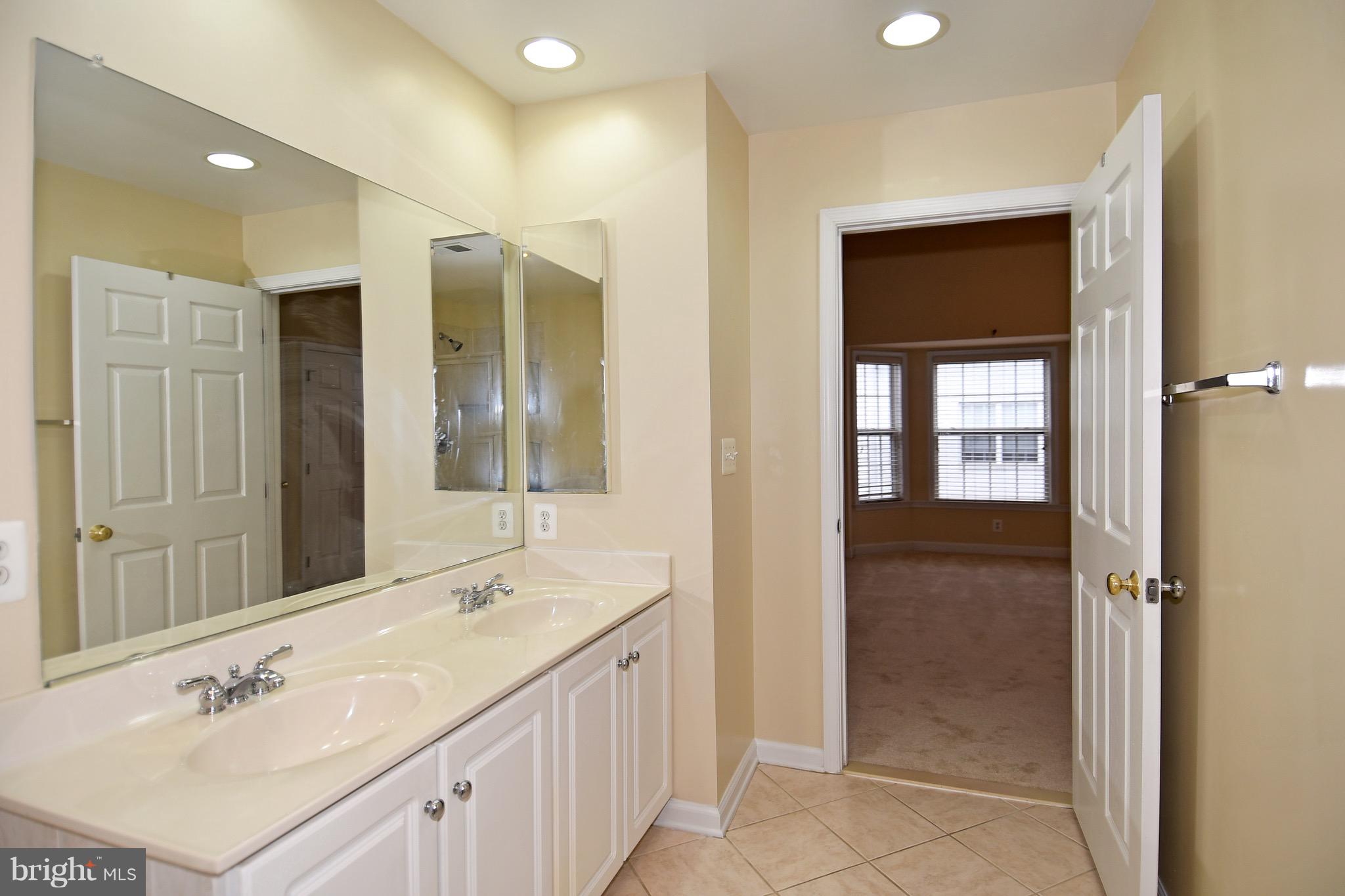 809 G Street Southwest Washington, DC 20024 - Photo 29 of 57 Master Bathroom