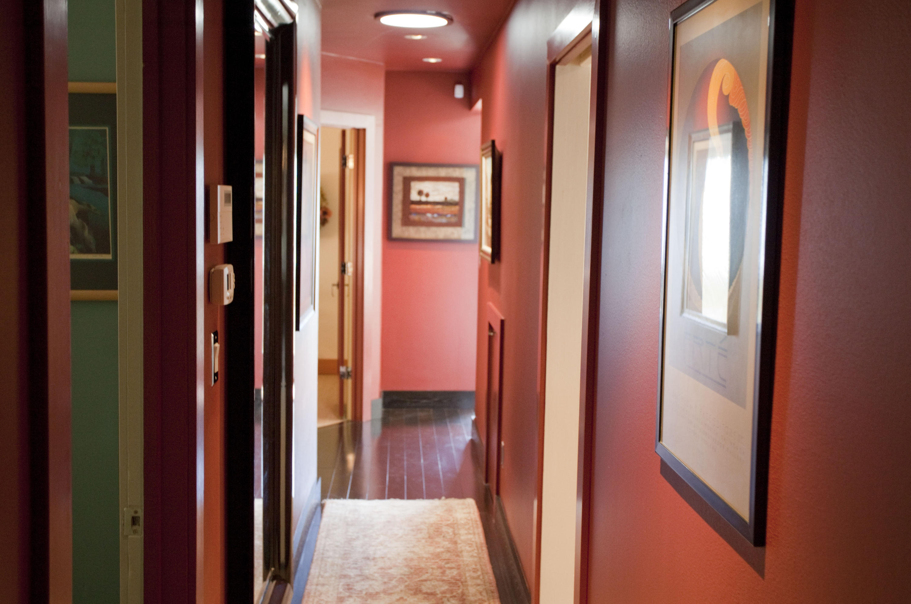 907 Cheltenham Road Santa Barbara, CA 93105 - Photo 8 of 31 a view of a hallway with a elevator