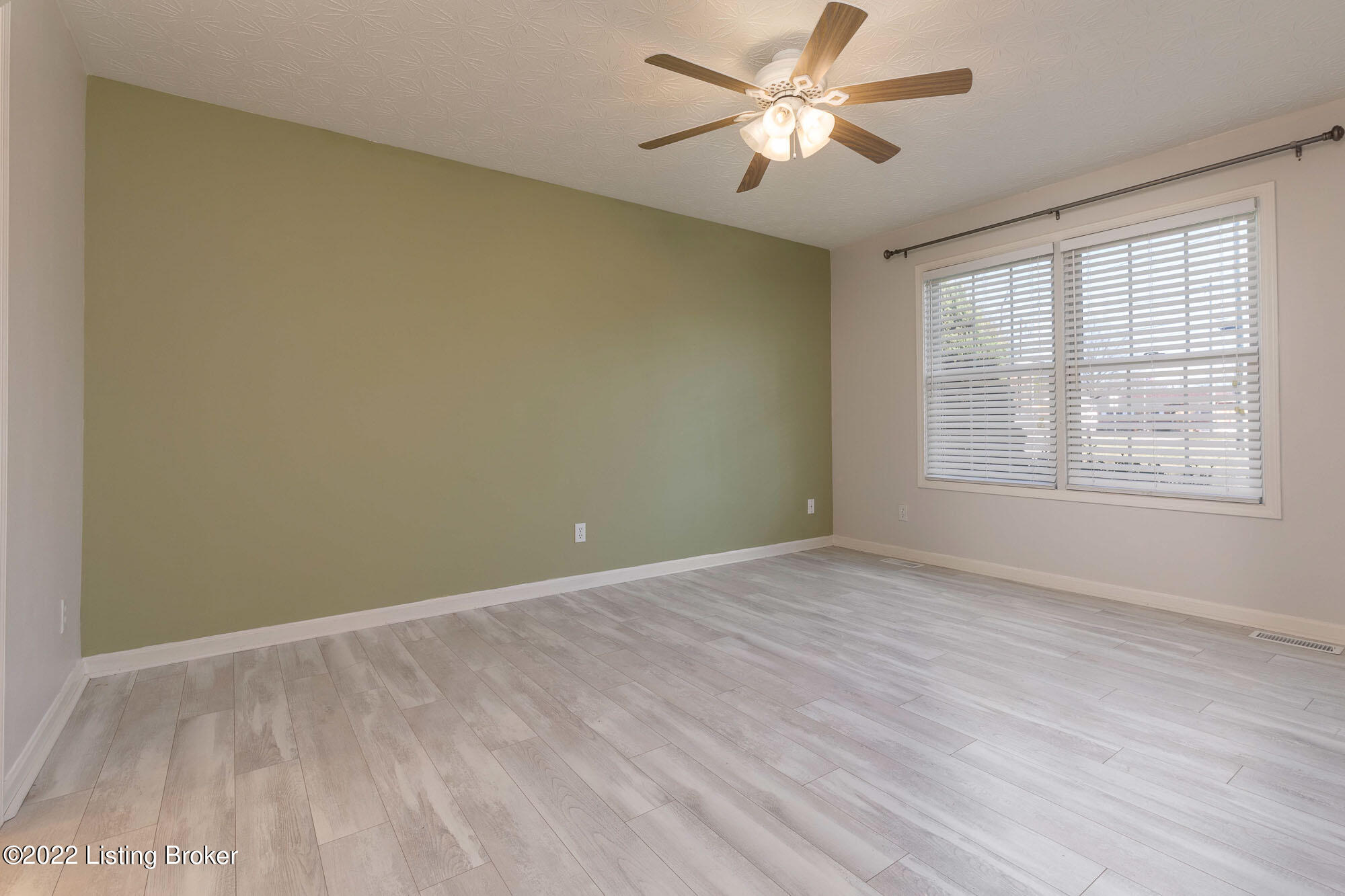 6205 Cooper Chapel Road Louisville, KY 40229 - Photo 10 of 47 Lots of natural light
