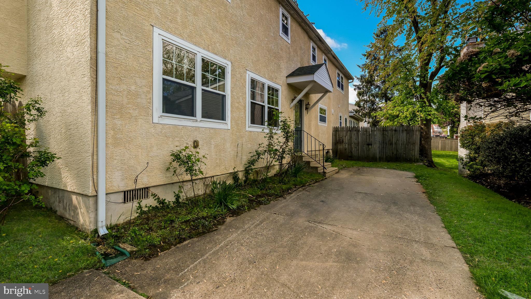 1734 Fitzwatertown Road Willow Grove, PA 19090 - Photo 4 of 41