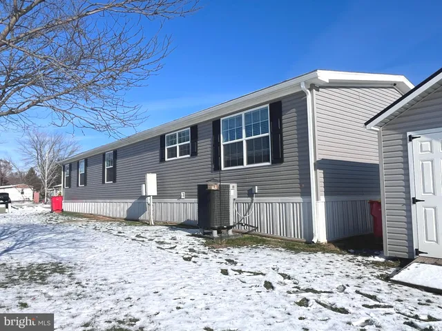a view of outdoor space yard